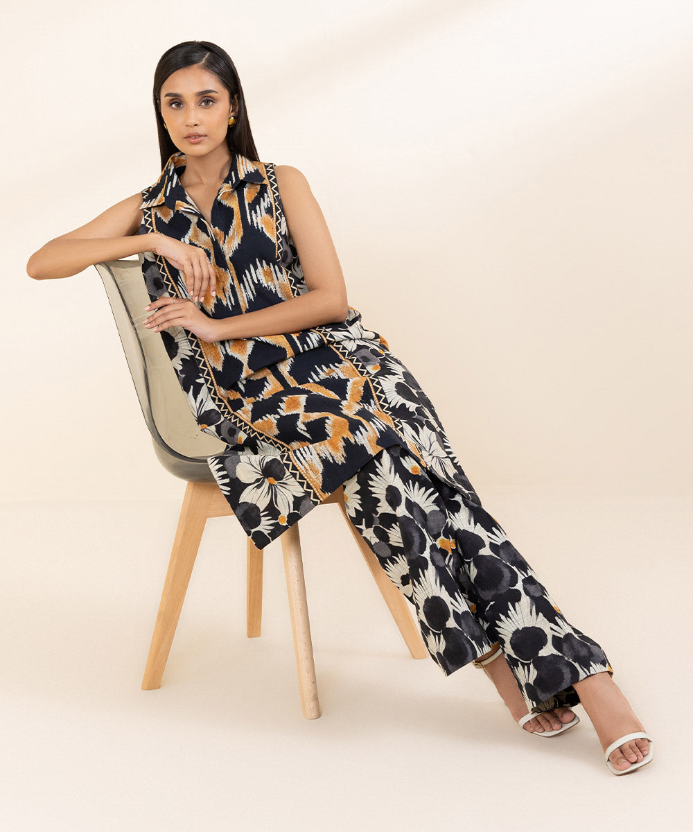 Women's Unstitched Khaddar Multi Printed 2 Piece Suit