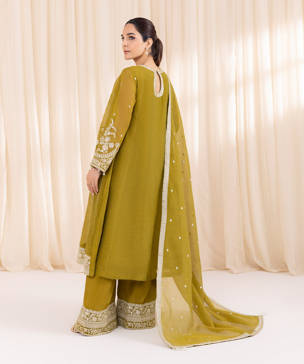 Women's Pret Blended Textured Karandi Green Embroidered Three Piece Suit