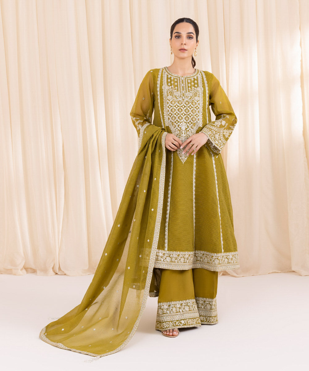 Women's Pret Blended Textured Karandi Green Embroidered Three Piece Suit