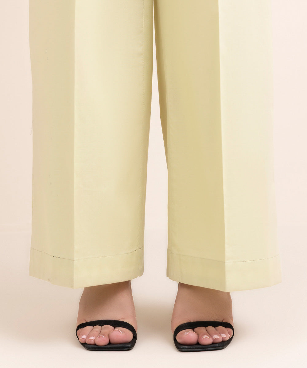 Women's Pret Cambric Off White Solid Flared Pants