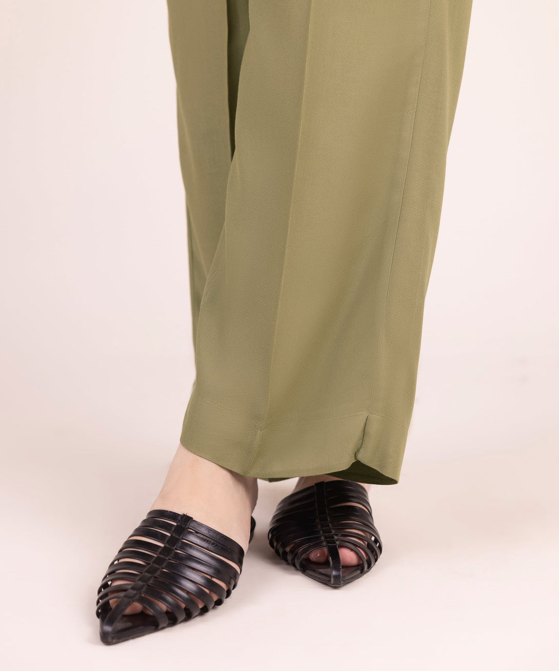 Women's RTW Bedford Solid Green Straight Pants