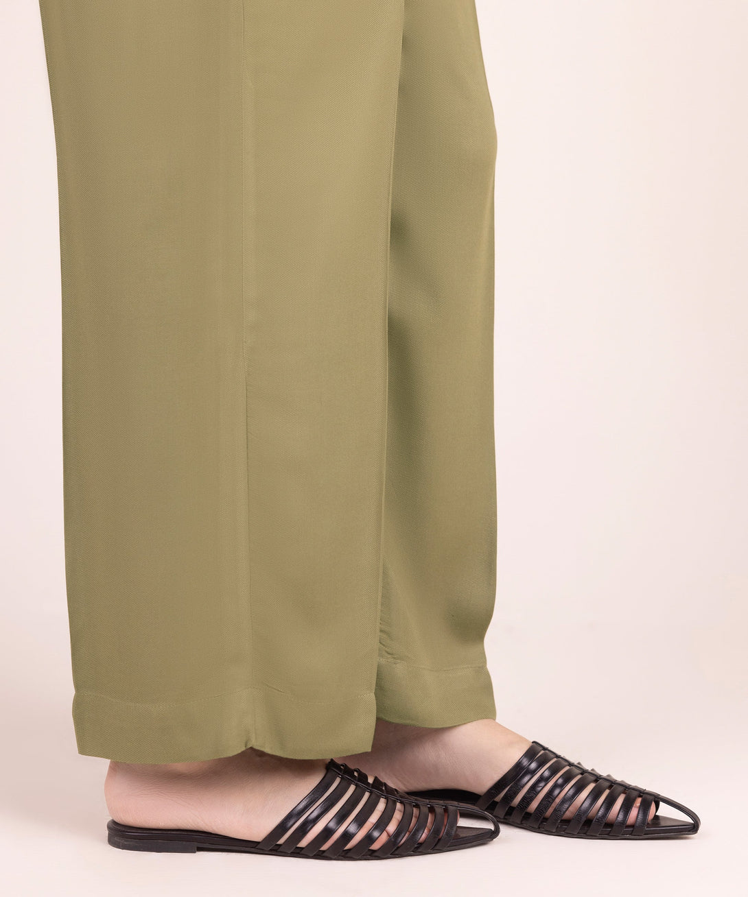 Women's RTW Bedford Solid Green Straight Pants