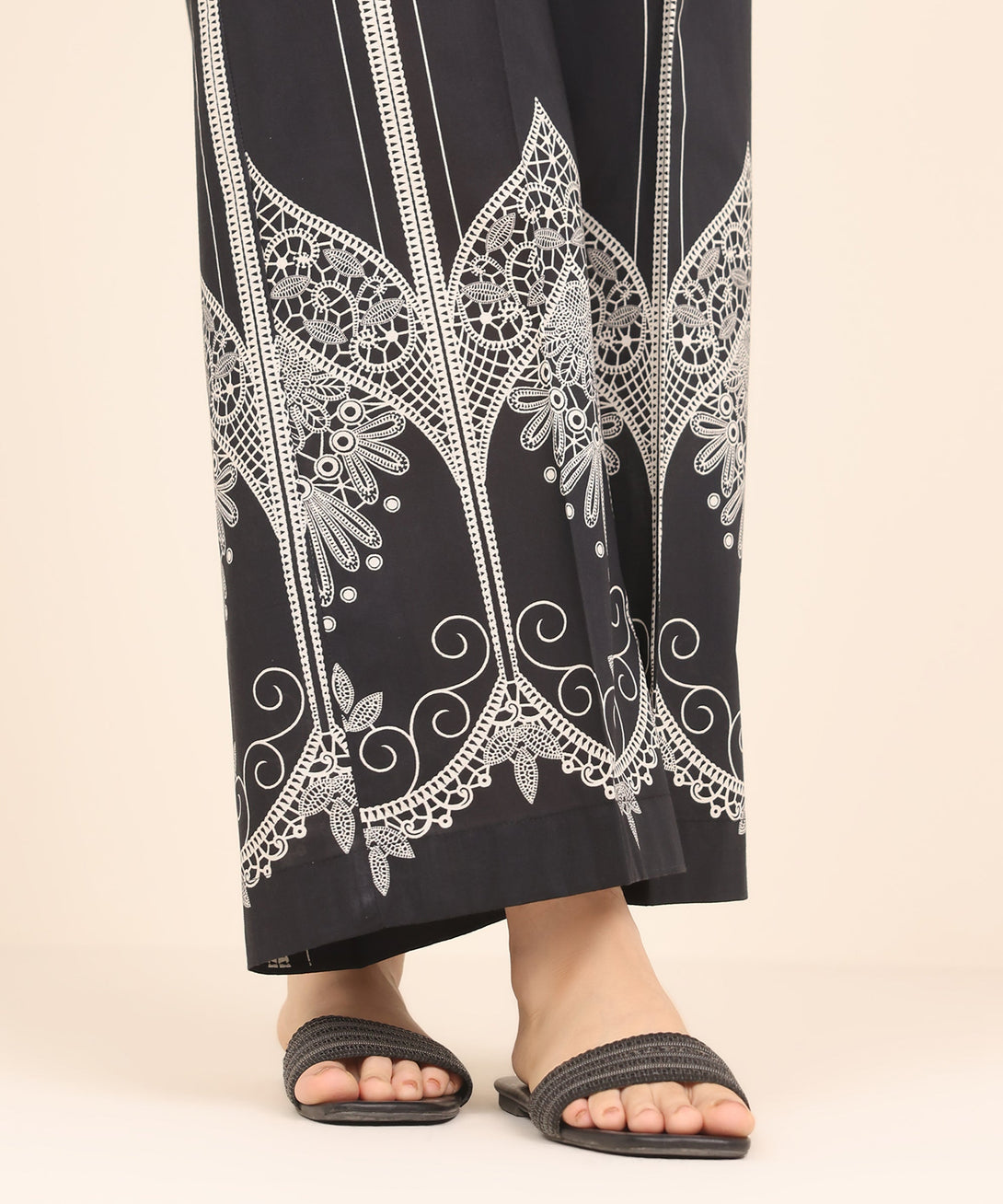 Women's RTW Cambric Multi Printed Culottes