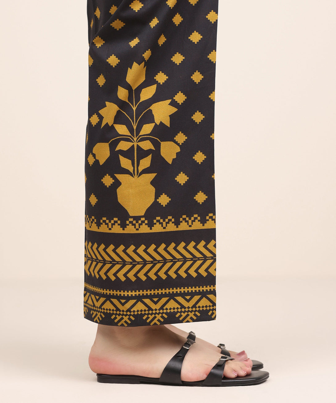 Women's RTW Cambric Black Printed Straight Pants