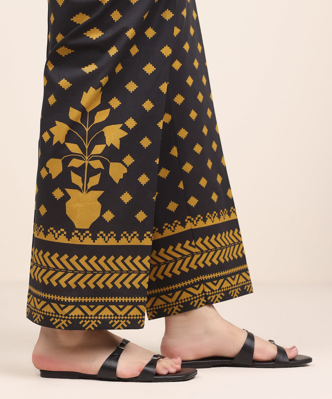 Women's RTW Cambric Black Printed Straight Pants