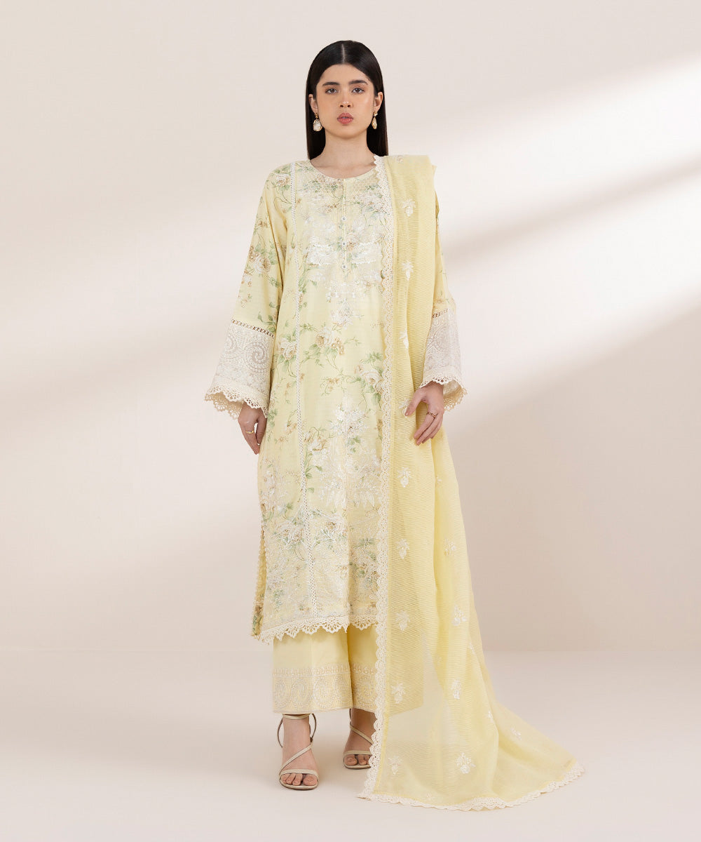Textured Karandi Yellow Embroidered Dupatta