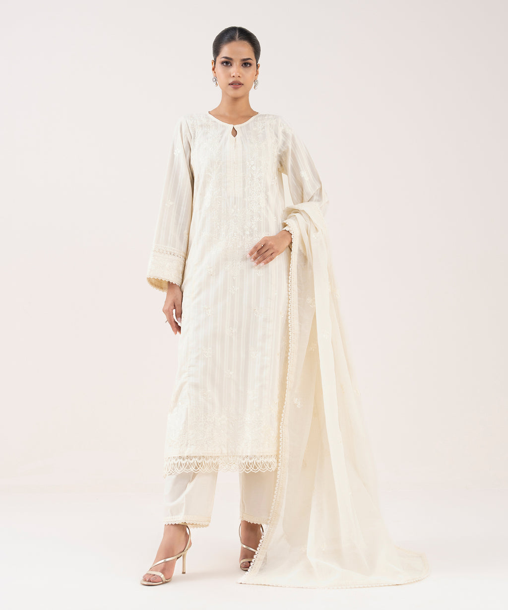 Embroidered Karandi Dupatta