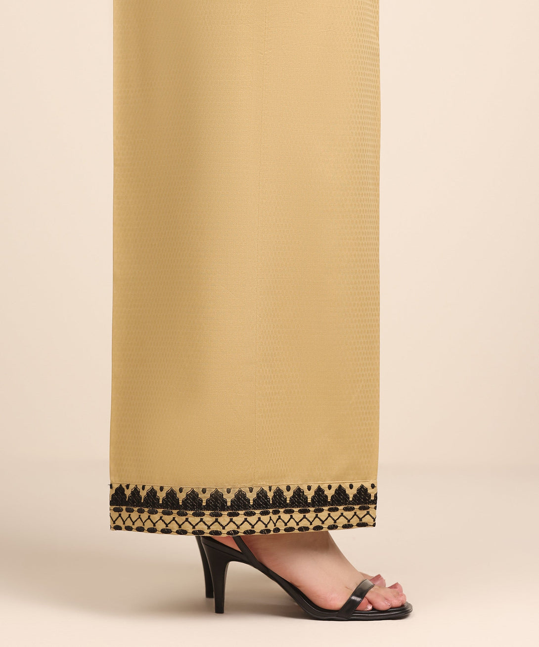 Women's RTW Textured Cotton Beige Embroidered Culottes