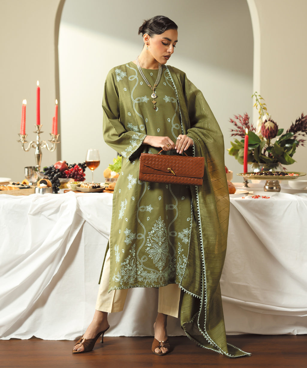 Solid Manaar Dupatta