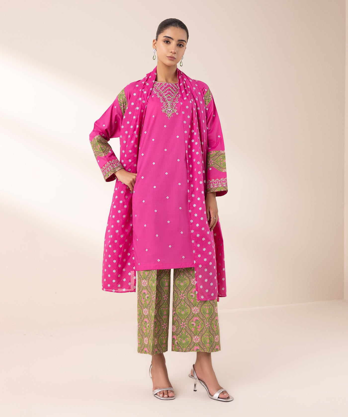 Sapphire Ready to Wear 3 Pcs Lawn Dress 02