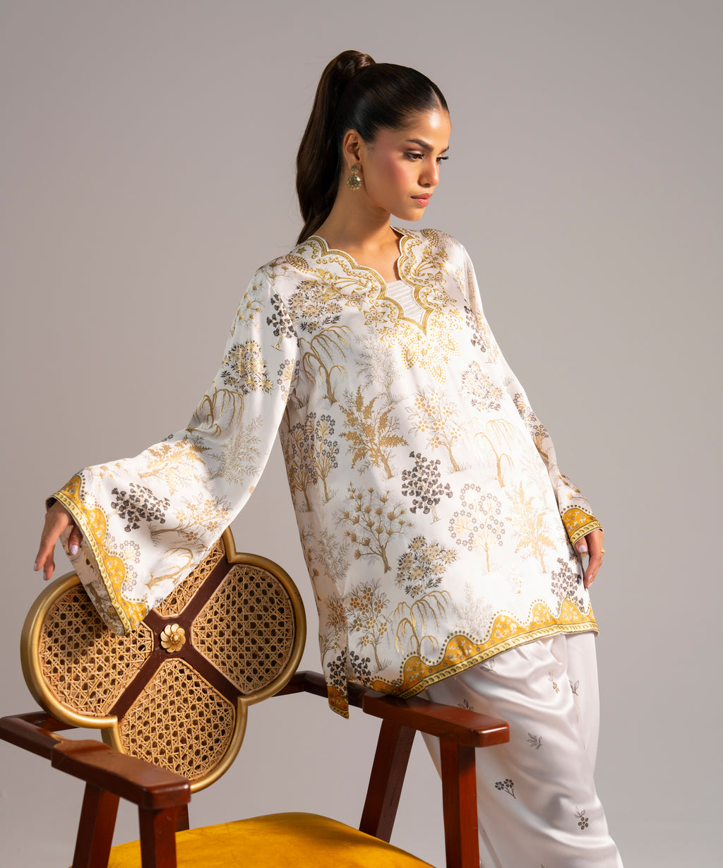 Women's RTW Blended Satin Printed White 2 Piece Suit