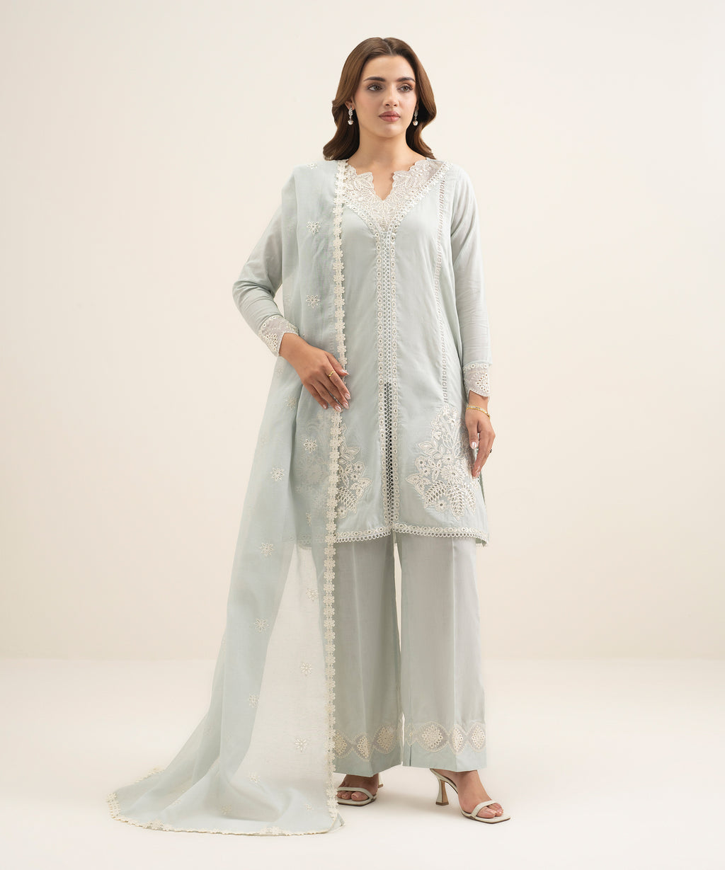 Embroidered Karandi Dupatta