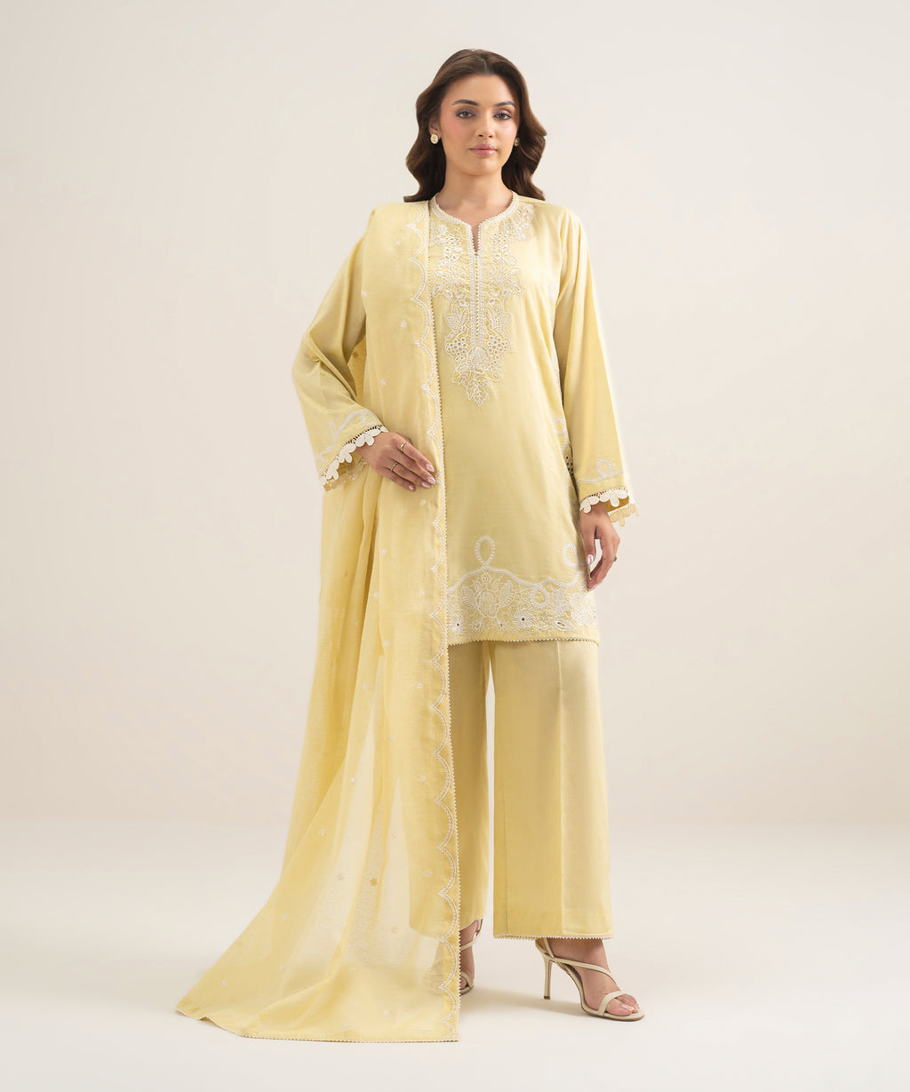 Embroidered Karandi Dupatta