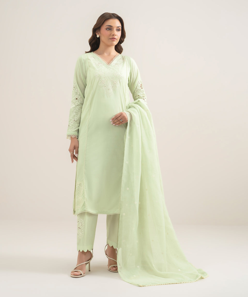 Embroidered Karandi Dupatta