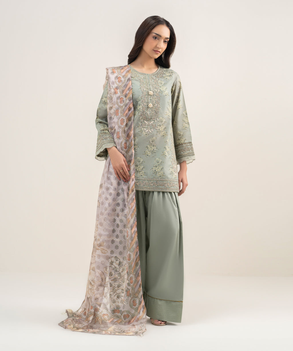 3 Piece - Embroidered Zari Lawn Suit