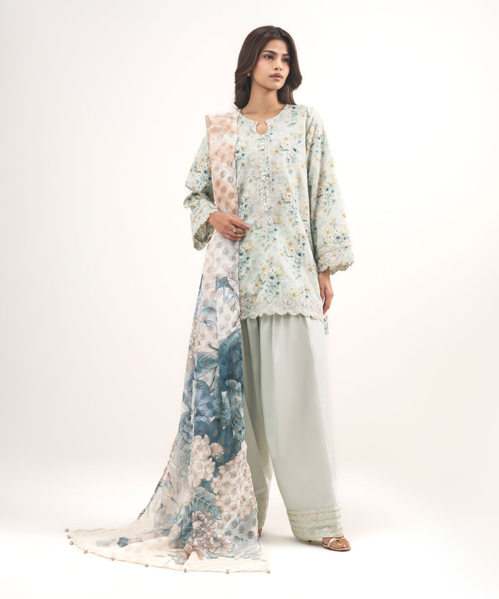 3 Piece - Embroidered Zari Lawn Suit