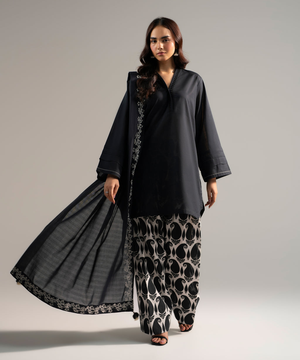 Women's RTW Crosshatch Solid Black 3 Piece Suit