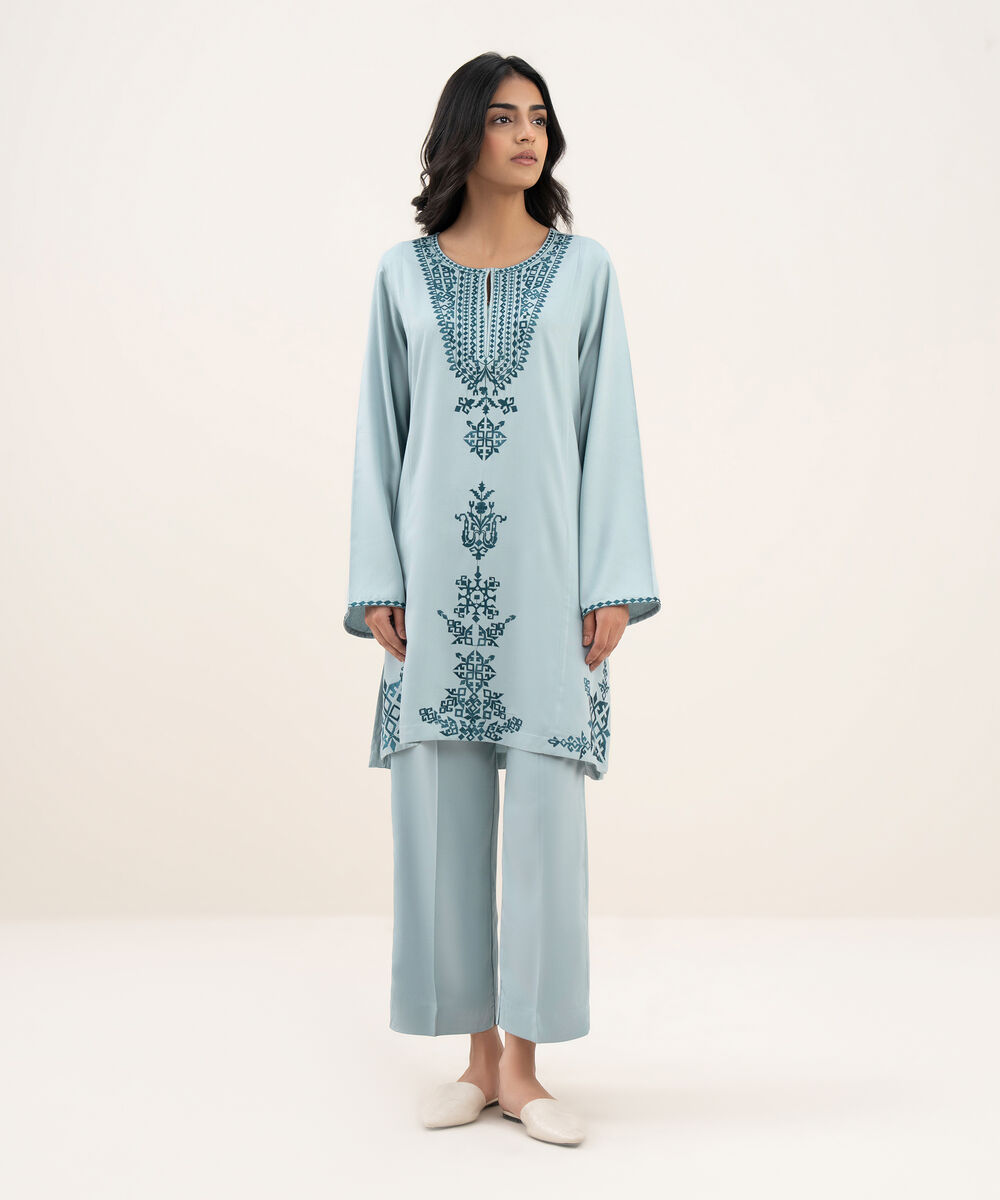 Women's RTW Bedford Embroidered Straight Blue Shirt
