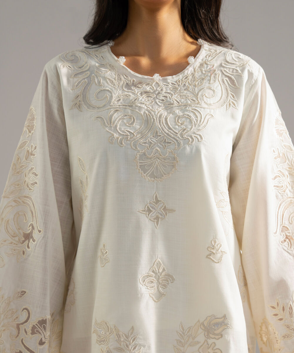 Women's RTW Cross Hatch Solid Embroidered White 2 Piece Suit