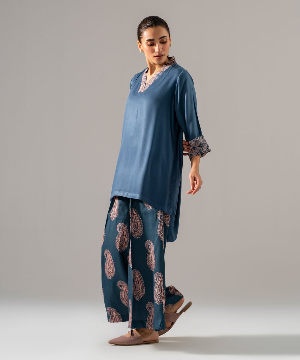 Women's RTW Bedford Solid Blue Straight Shirt
