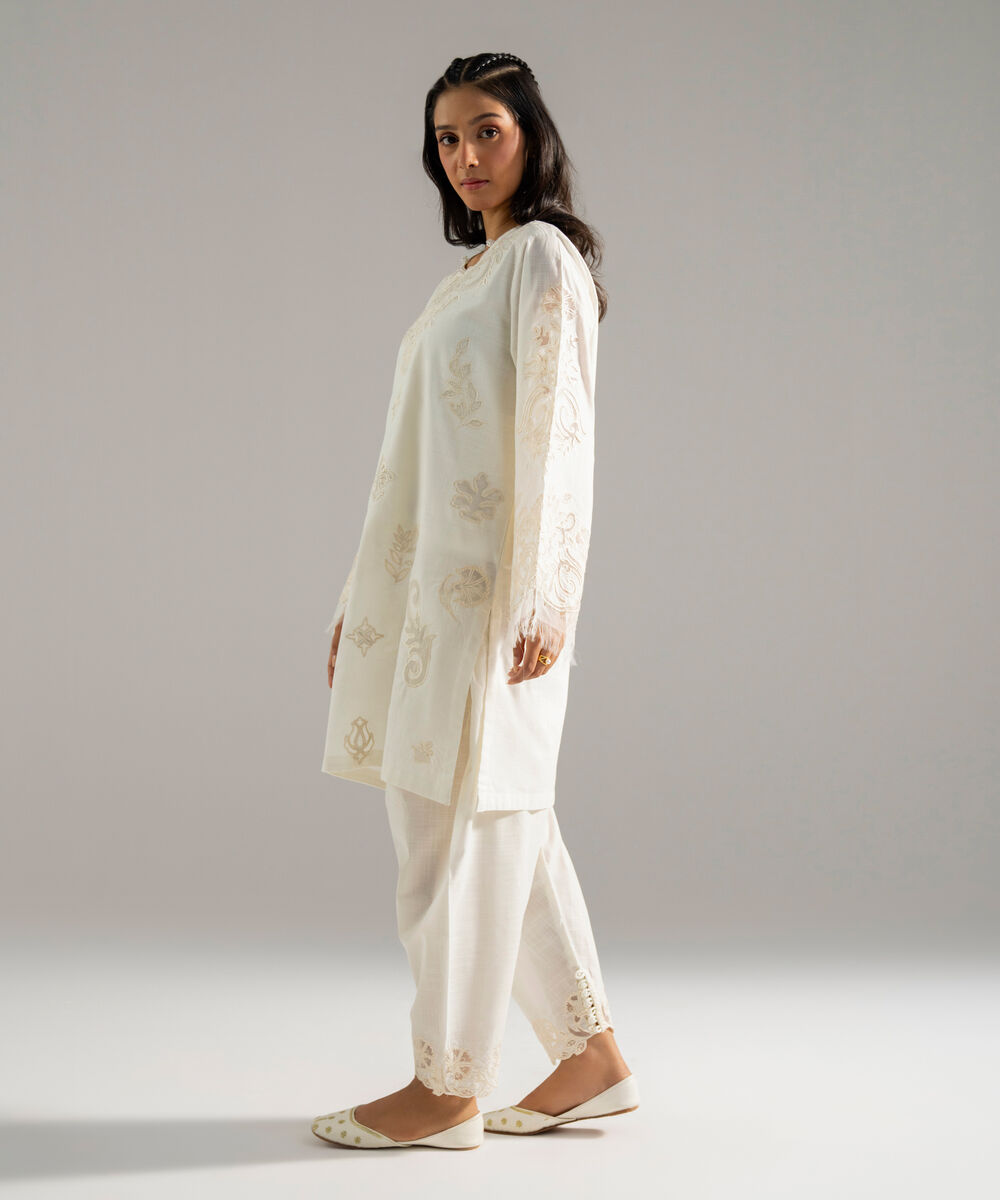 Women's RTW Cross Hatch Solid Embroidered White 2 Piece Suit