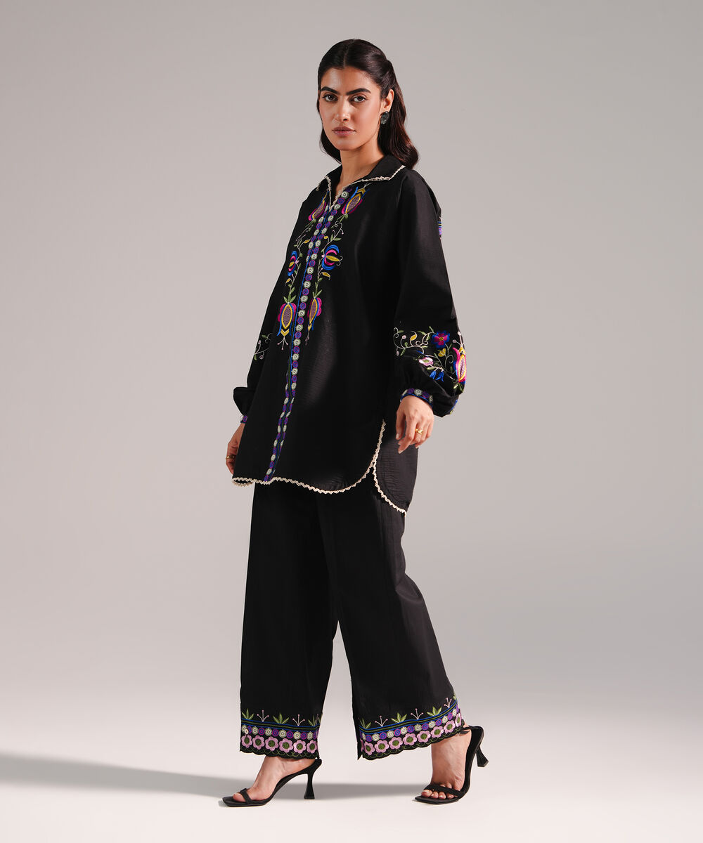 Women's RTW Seersucker Embroidered Black Straight Shirt